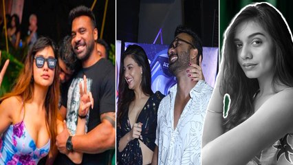 Divya Agarwal ने मंगेतर Apoorva के साथ Share की Romantic Photos, Fans को दिखा Actress का Baby Bump