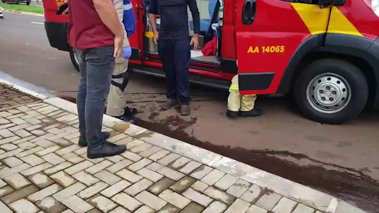 Três veículos se envolvem em colisão na Avenida Rocha Pombo