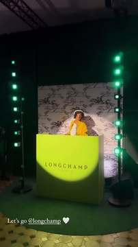 Ambiance de la soirée Longchamp à laquelle Emma et Ilona Smet étaient invitées