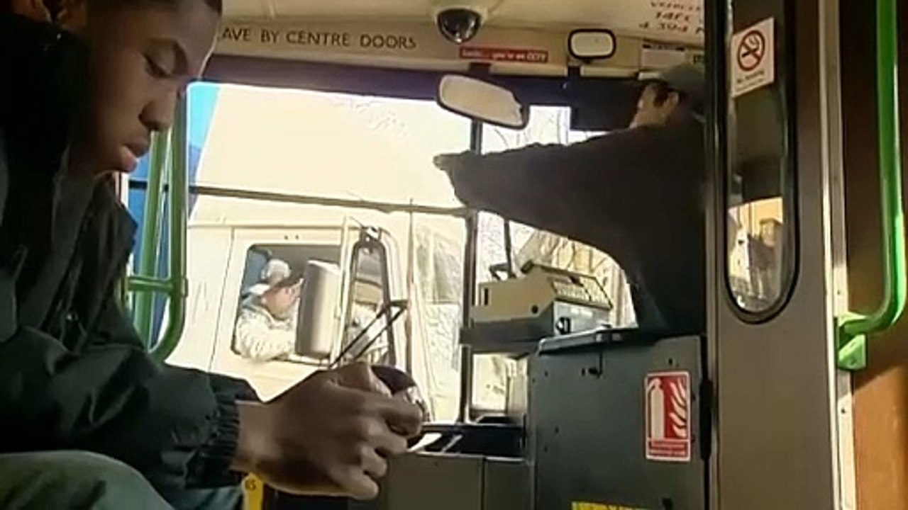 The Bill S19E48 High Speed Chaos