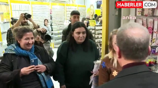 Mersin Büyükşehir Belediye Başkanı Vahap Seçer, Tarsus'ta ziyaretlerine devam etti