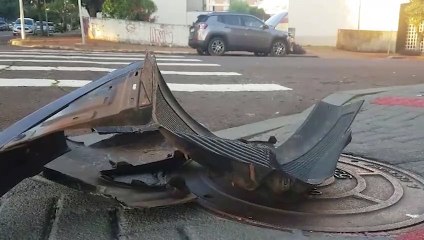 Jeep e HB20 batem em cruzamento no Centro
