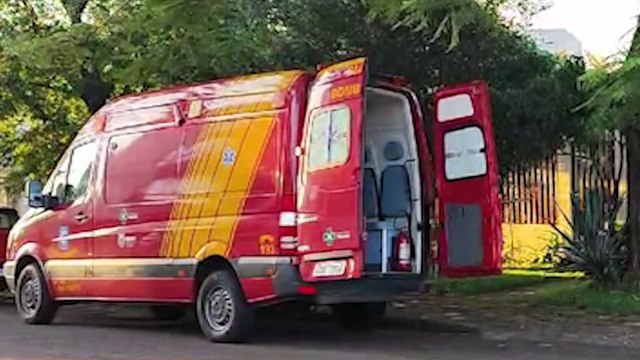 Idosa é socorrida com suspeita de fratura após cair em residência no Recanto Tropical