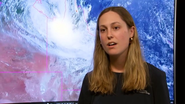 Storms dump heavy rainfall on south-east Queensland as Tropical Cyclone Lincoln forms in gulf of Carpentaria
