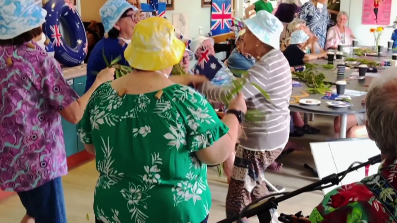 Aged care home experiments with art therapy for dementia patients- and are seeing a promising result