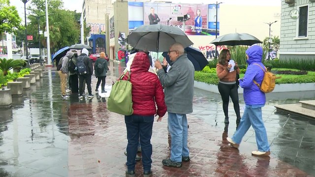 Rector ofrece aliviar la precariedad laboral de profesores luego de la manifestación de docentes