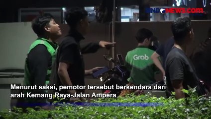 Pengendara Motor Kritis Usai Tabrak Tiang Lampu Jalan di Kawasan Kemang