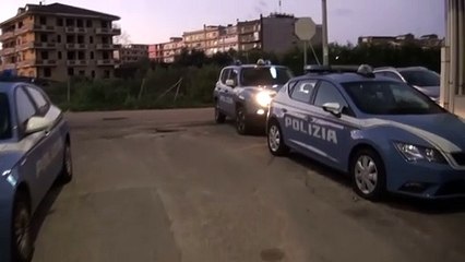 Reggio, col compagno segregava e maltrattava l'anziano padre: arrestati