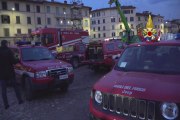 Crollo cantiere a Firenze, Vigili del fuoco scavano tra macerie-Video