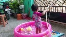 Bocil berenang