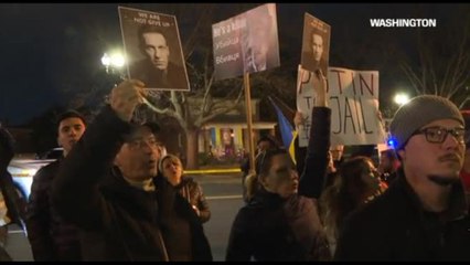 Per la morte di Navalny manifestazioni a Londra, New York, Washington