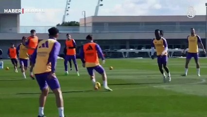 Süre almak için Ancelotti'nin gözünün içine bakan Arda Güler, Bellingham'ın gol sevincini yaptı!