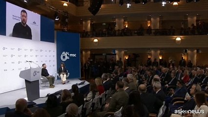 Zelensky giustifica la ritirata da Adviivka ma a Kiev la gente ha paura