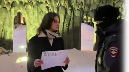 러, 나발니 애도 분위기 경계..."집회 참석 100여 명 구금" / YTN