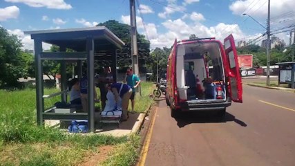 Motociclista fica ferida após colisão entre Fiat Mobi e Honda CG na Rua Manaus