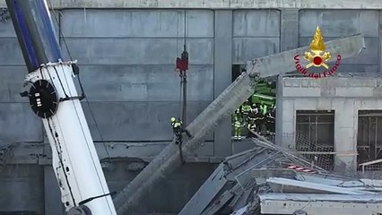 Crollo a Firenze, le immagini della trave che ha causato la morte degli operai