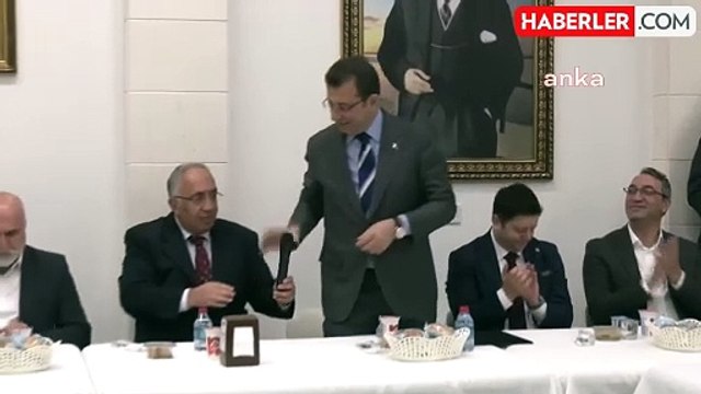 İBB Başkanı Ekrem İmamoğlu, Alevi Vatandaşların Hızır Lokmasına Ortak Oldu
