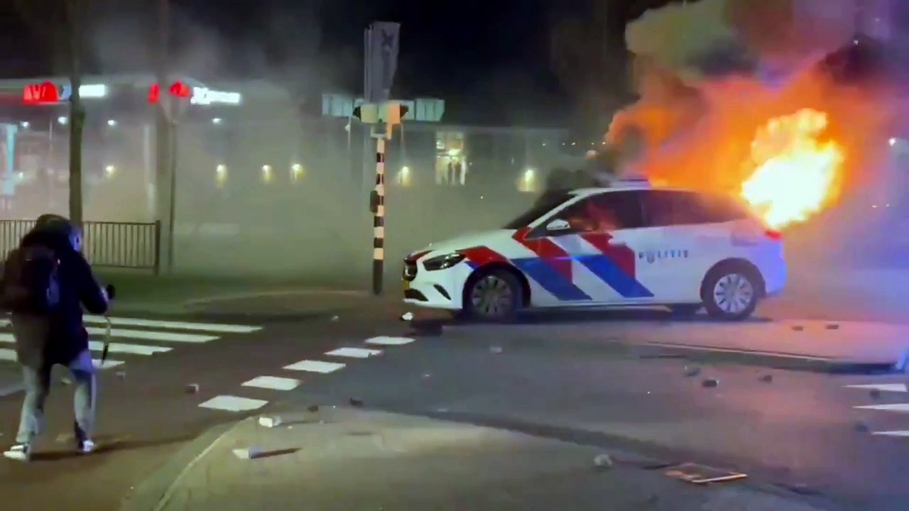 Hollanda’da  sığınmacılar Hollanda’yı yakıp yıkıyorlar