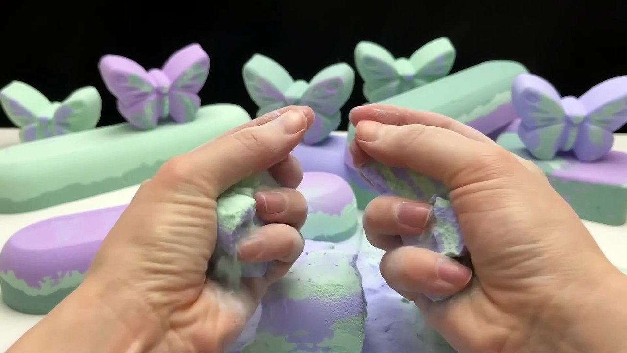 ASMR Baking Soda with relaxing sounds and satisfying textures