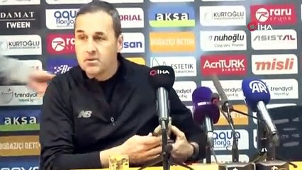 Basın toplantısında reklam panosu sorunu ilginç anlara sahne oldu