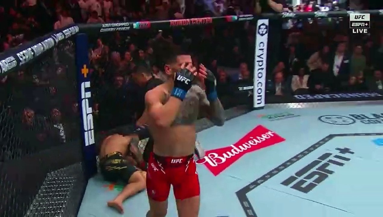 ILIA TOPURIA, ALEXANDER VOLKANOVSKI’Yİ BÖYLE NAKAVT ETTİ  #UFC298