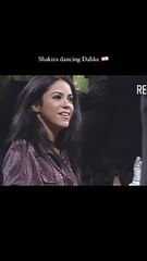 فيديو نادر لشاكيرا يتصدر الترند ..شعر أسود ودبكة لبنانية