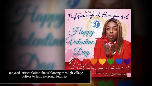 Illinois mayor shuts down local businesses that don’t contribute to her campaign, dresses like a movie gangster: citizens