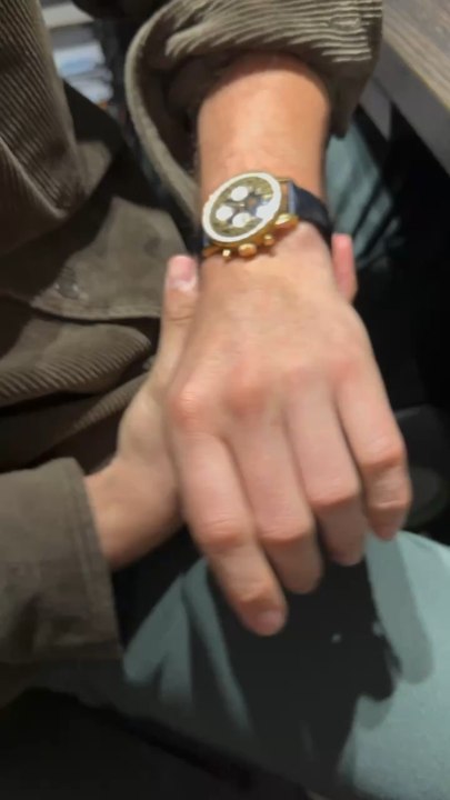 Exemplaire unique produit par Breitling pour #husseindejordania #breitling #breitling809 #breitlingcosmonaute #breitlinggold #horlogerie #hautehorlogerie