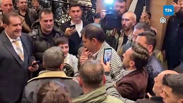 AKP’nin İBB Adayı Kurum ‘Diyarbakırlılar Buluşması Programı’nda puşi taktı, Kürtçe konuştu, halay çekti