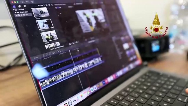 Crollo cantiere a Firenze, i vigili del fuoco continuano a scavare sotto le macerie