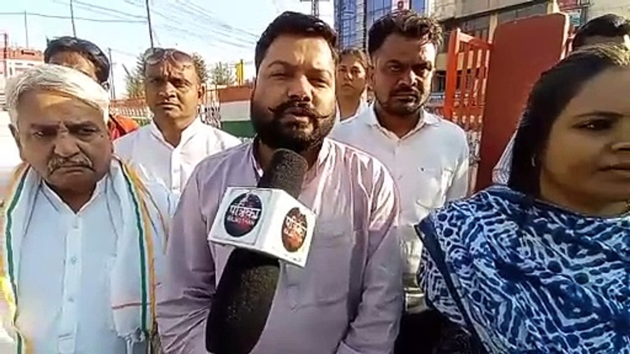 युवा आक्रोश वाहन रैली निकाल जताया रोष