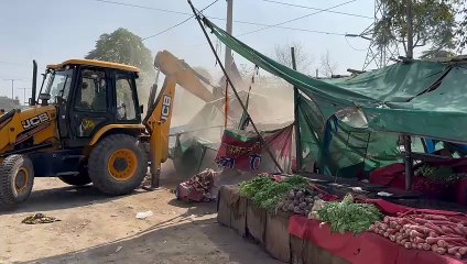 कार्रवाई देख व्यापारी बोले...हम खुद ही हटा लेंगे
