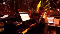 Sanremo 2024 - Dargen D'Amico con la BabelNova Orchestra omaggio a Ennio Morricone