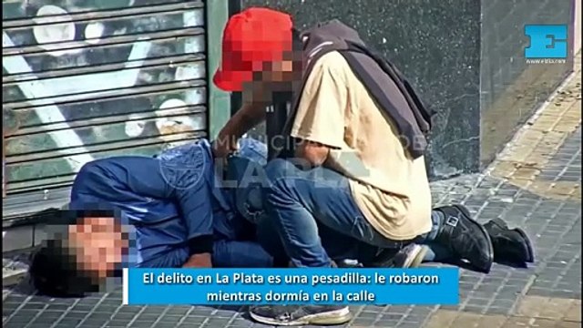 El delito en La Plata es una pesadilla: se quedó dormido en la calle y le robaron el celular