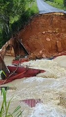 Chuva abre cratera na BR-420 e impede tráfego de veículos