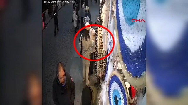 Fatih'te Hollanda'dan gezmeye gelen kadına hırsızlık şoku; o anlar kamerada