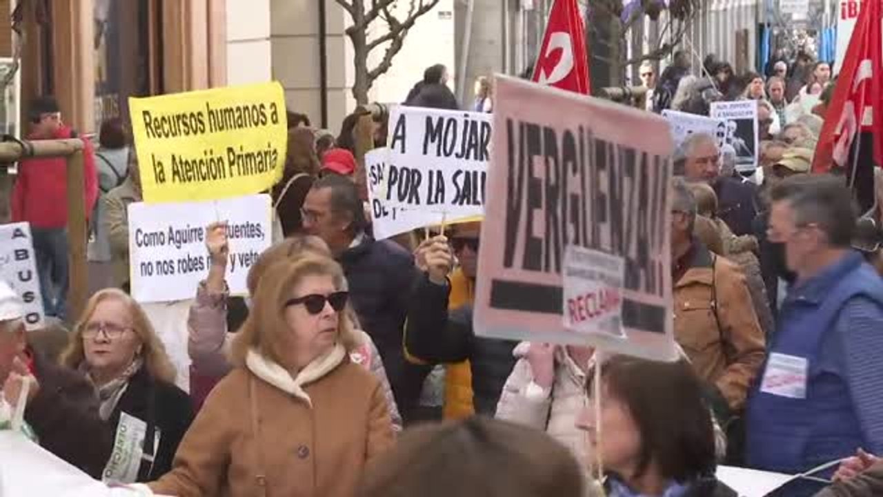 La marea blanca en defensa de la sanidad redobla su lucha contra la privatización del sector