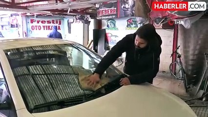 Oto yıkamacılar kış aylarında zor şartlarda çalışıyor