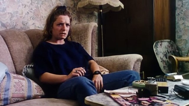 Secrets et mensonges Bande-annonce (EN)