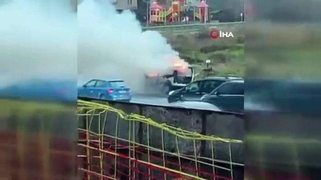 Başakşehir’de seyir halindeki ticari araç alev topuna döndü