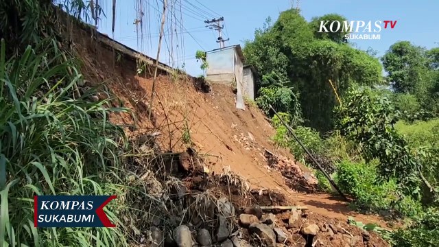 Diguyur Hujan Deras, Tebing Setinggi 10 Meter Ambruk
