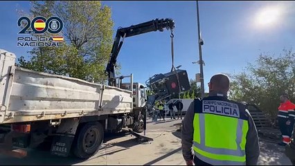 Cae una banda que trató de arrollar a varios policías en Alcalá de Henares tras arrancar un cajero de cuajo 
