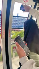 Seru sekali Ortu Sridevi naik gondola