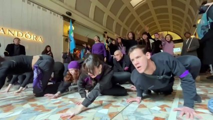 Il video della protesta spettacolo degli studenti di Fondazione Milano: Politecnico delle Arti mancate