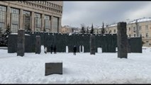 Il memoriale per Navalny a Mosca controllato dalla polizia