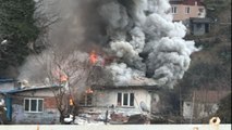 Yardım kömürleri patladı: İki ev küle döndü