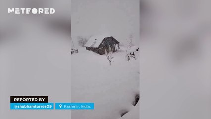 Stunning Snowfall in Kashmir: Over a Meter of Snow Blocks Roads ❄️