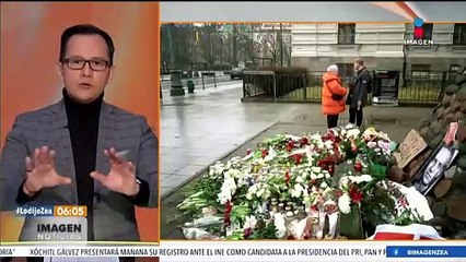 Arrestan a rusos que depositaron flores y prendieron velas a Alekséi Navalni
