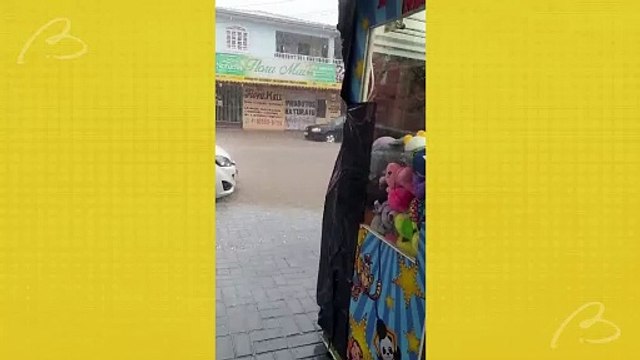 Comerciantes reclamam após chuva vir e alagar tudo no Tatuquara