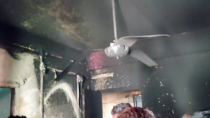 फ्लेट में लगी आग, से टीवी, फ्रीज सहित गृहस्थी का सामान जला